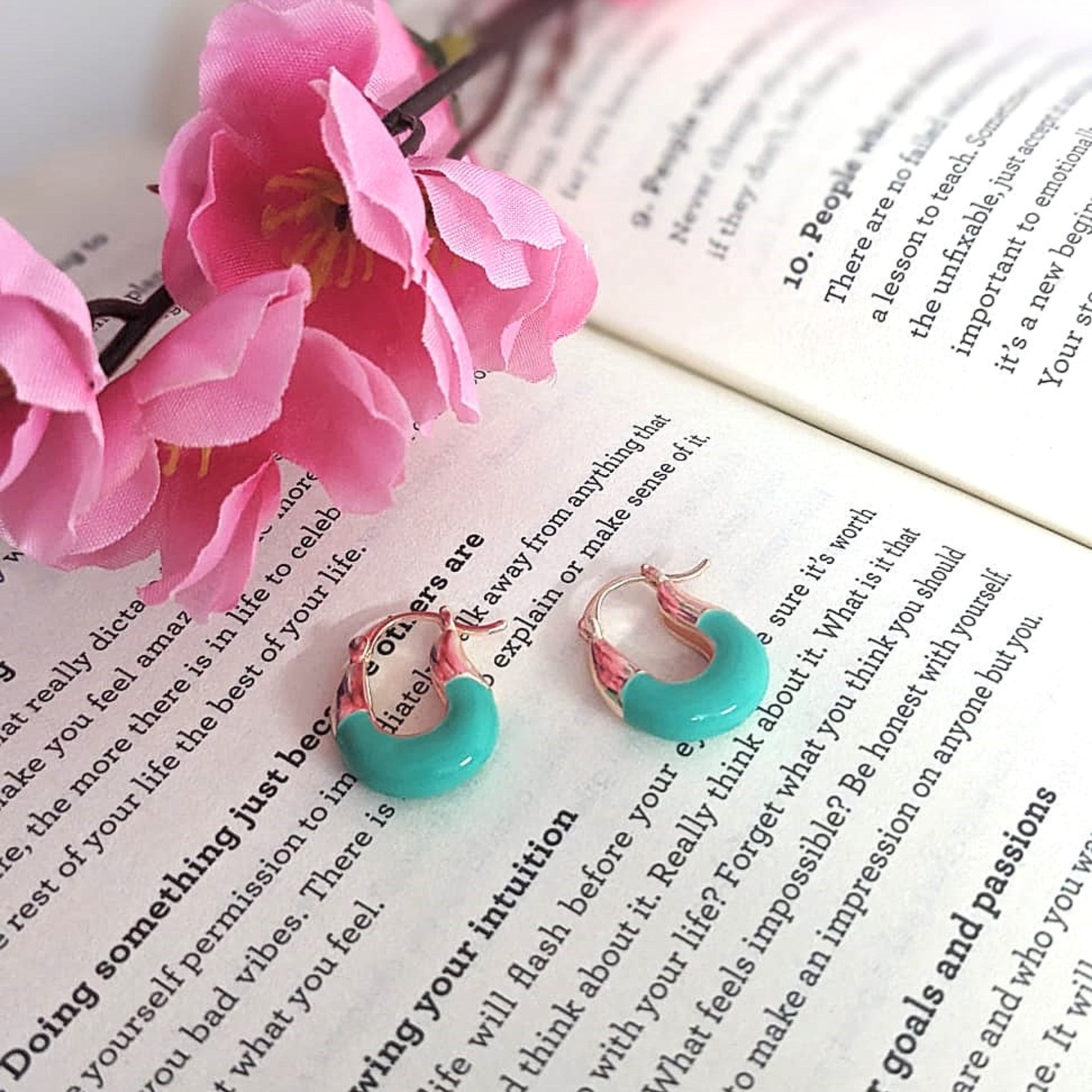 Emerald Glow Beaded Hoop Earrings – Green Enamel Chunky Hoops for Women