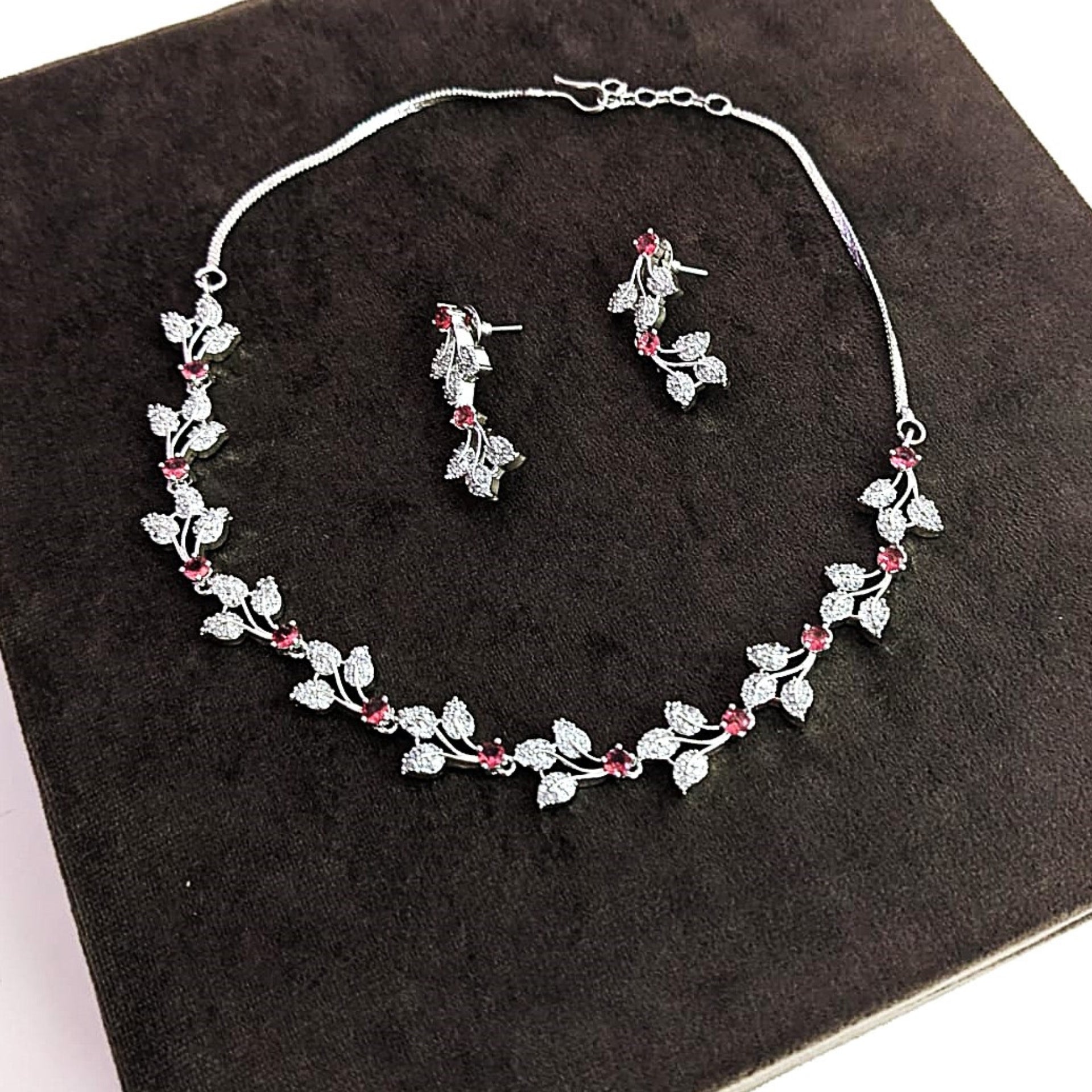 Radiant Leafy AD Necklace Set