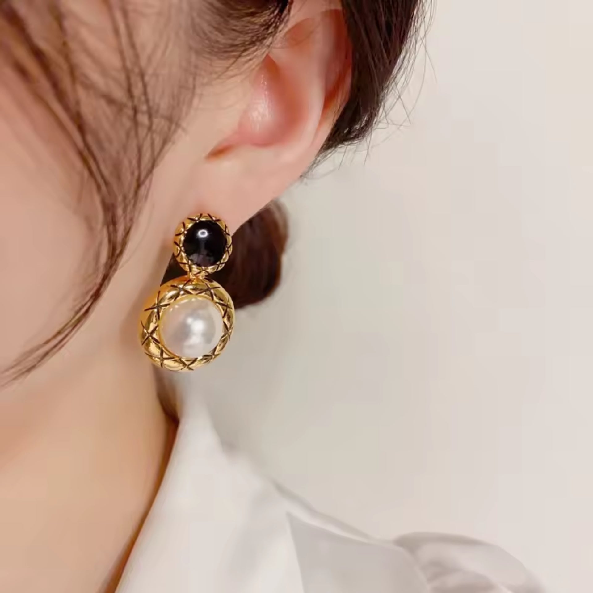 Timeless Black & White Ear Studs