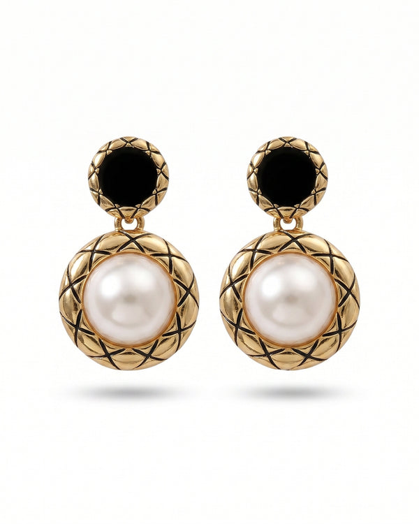Timeless Black & White Ear Studs
