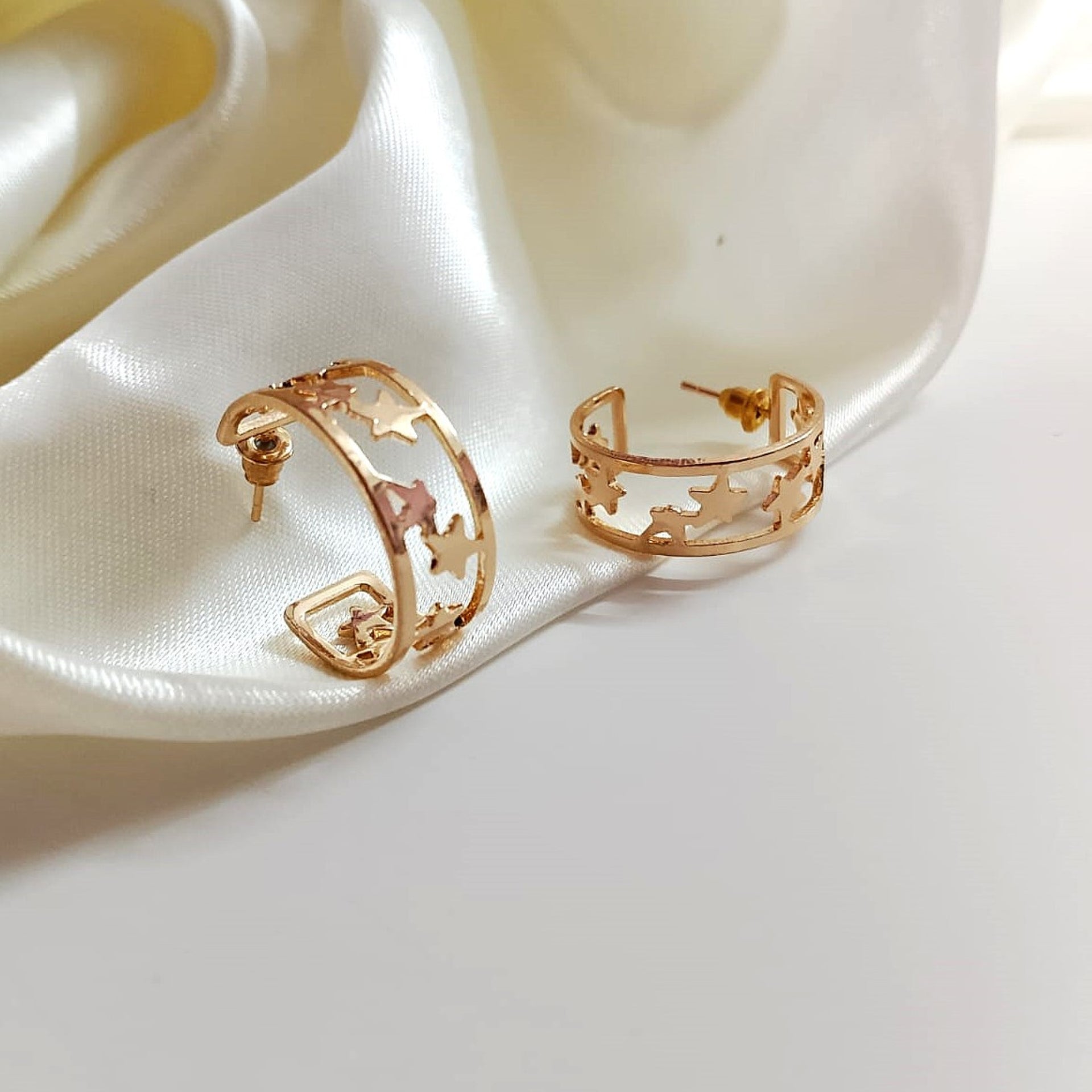 Star Cutout Hoop Earrings – Gold-Tone Studs for Women & Girls