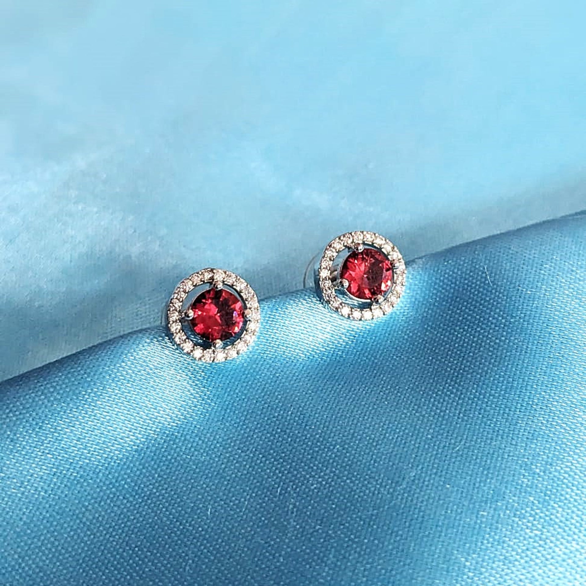Radiant AD Halo Studs