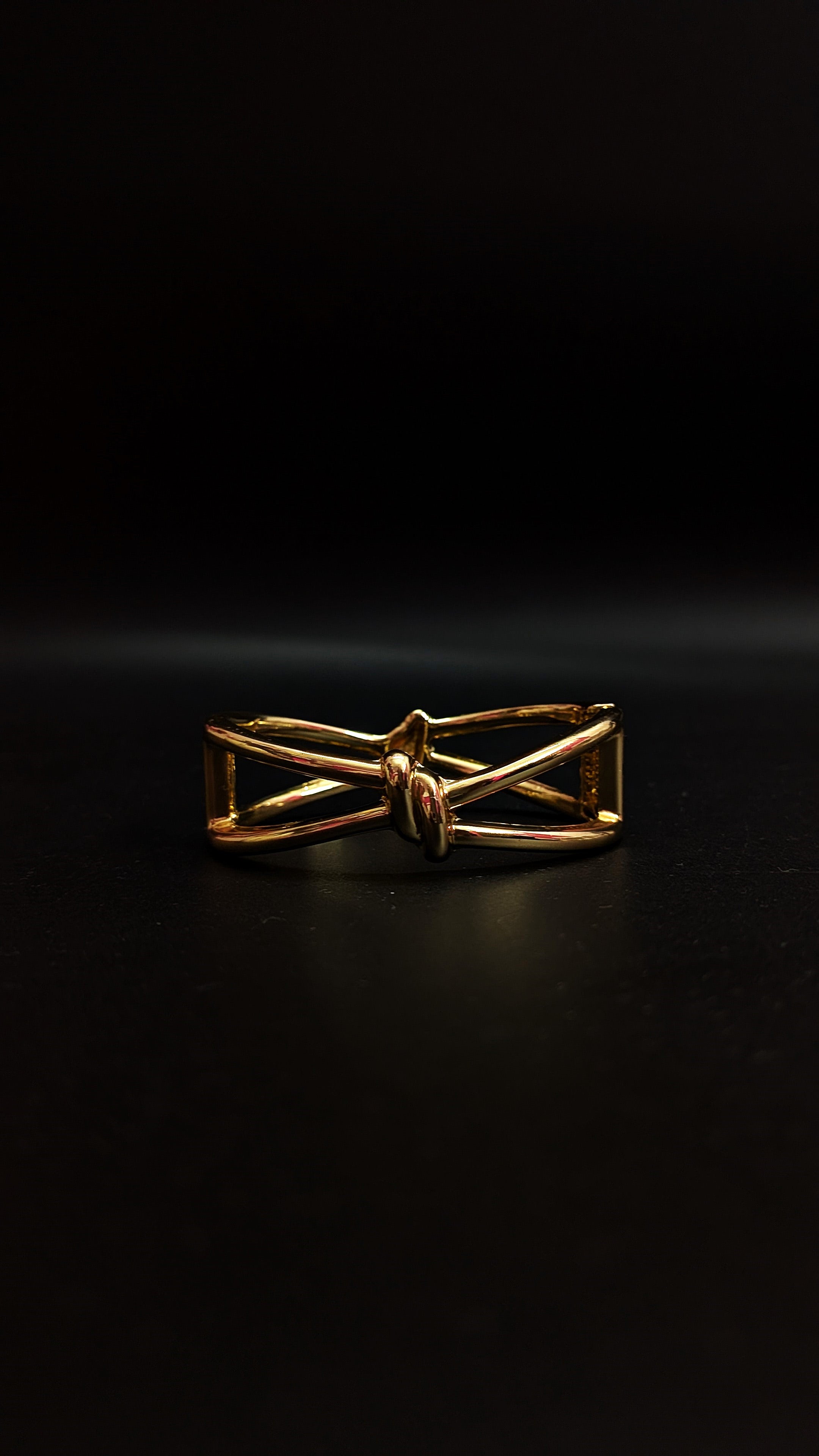 Golden Knot Cuff Bracelet – Bold Minimalist Statement