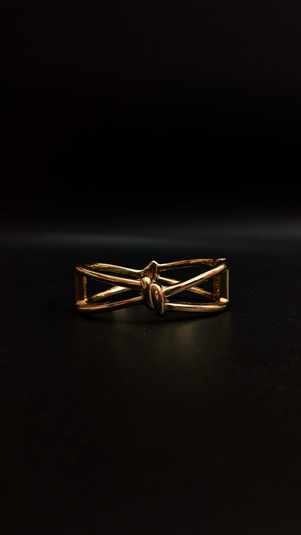 Golden Knot Cuff Bracelet – Bold Minimalist Statement