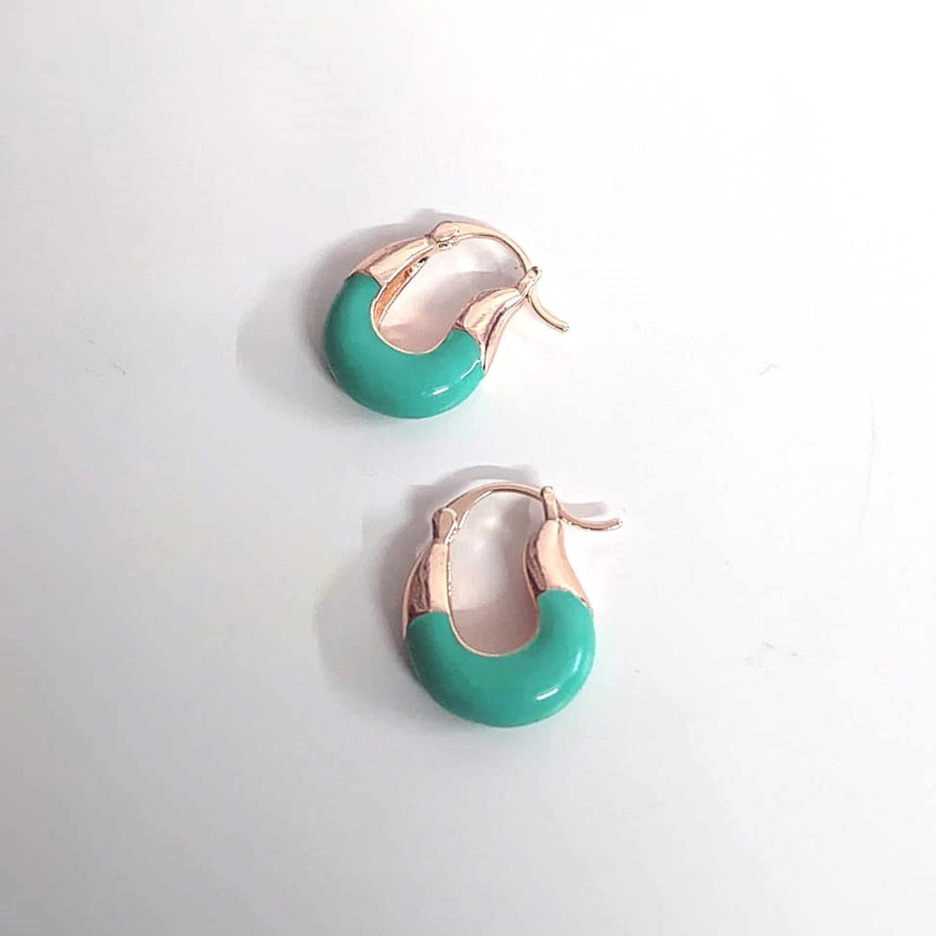 Emerald Glow Beaded Hoop Earrings – Green Enamel Chunky Hoops for Women