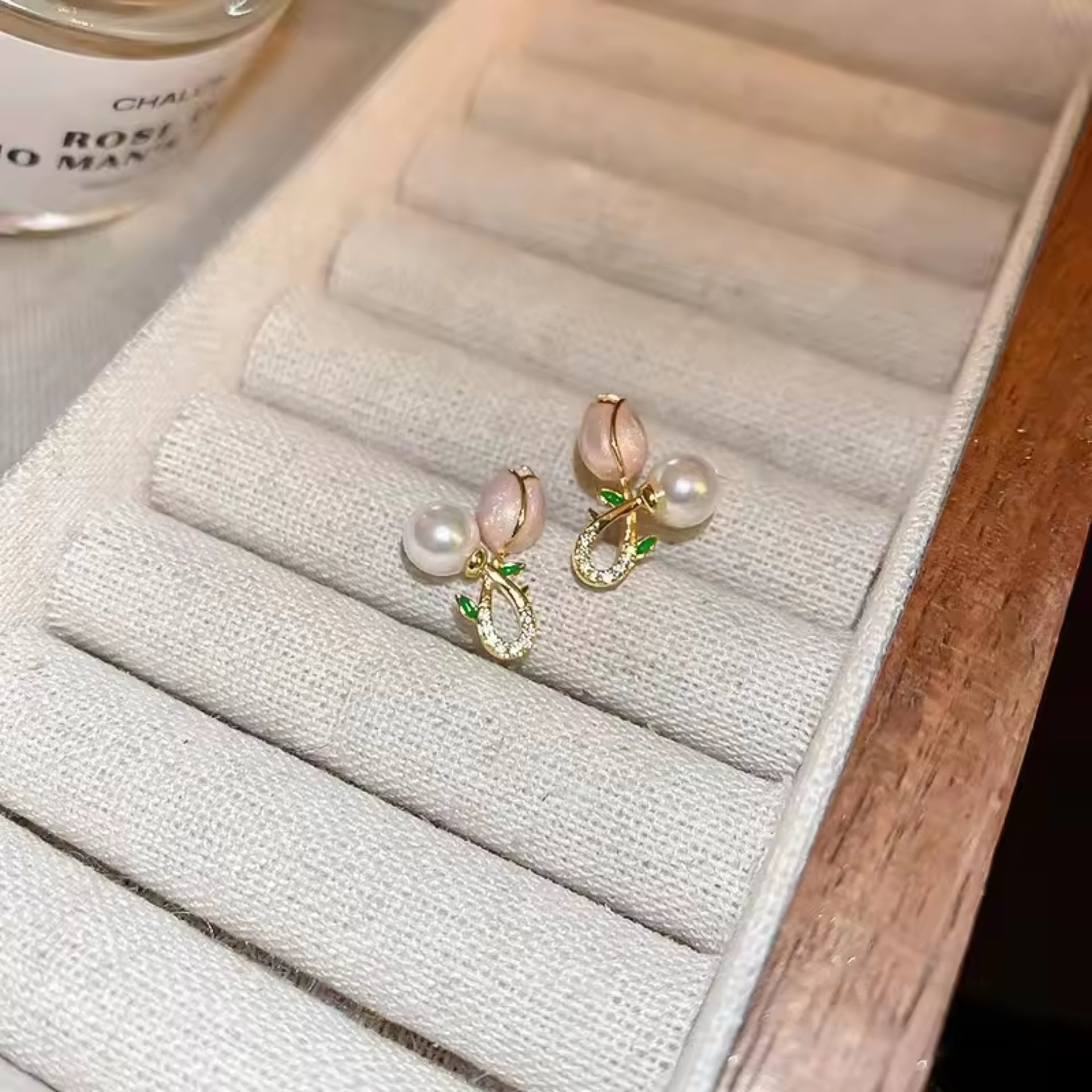 Elegant Tulip Pearl Stud Earrings PINK