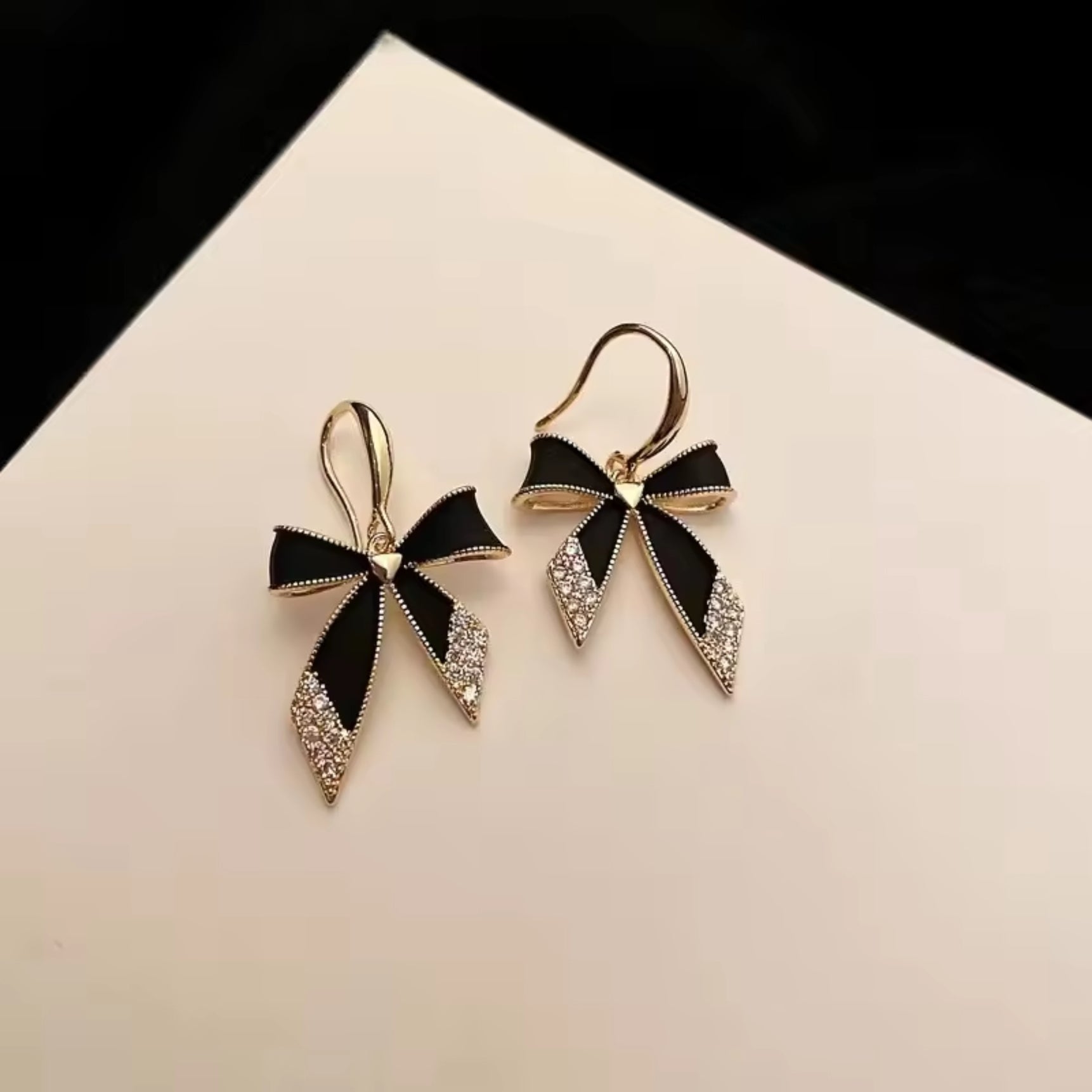 Chic Crystal Black Bow Earrings