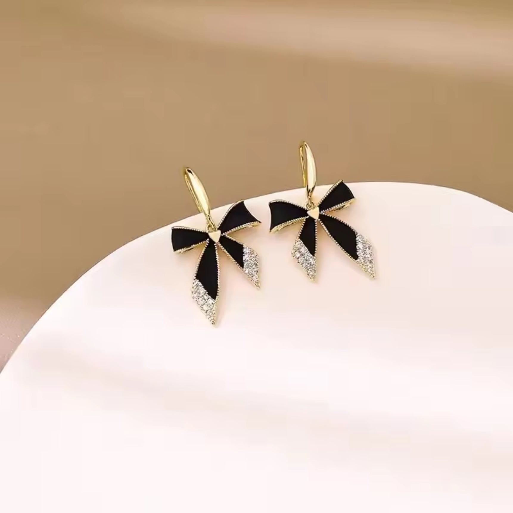 Chic Crystal Black Bow Earrings