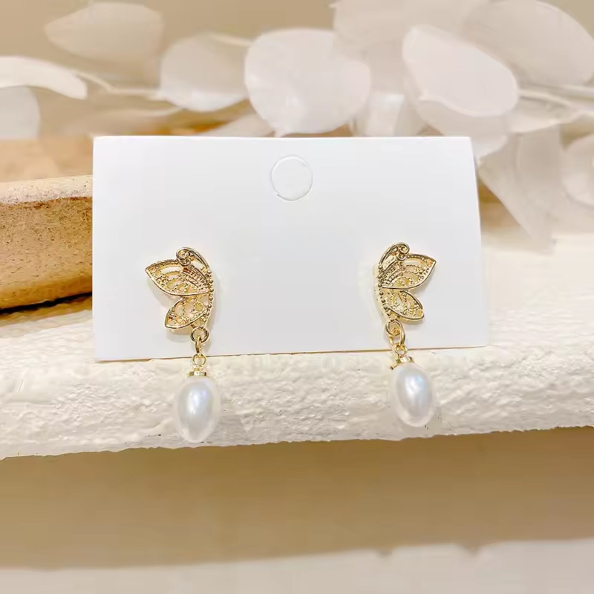 Half Wings Pearl Drop