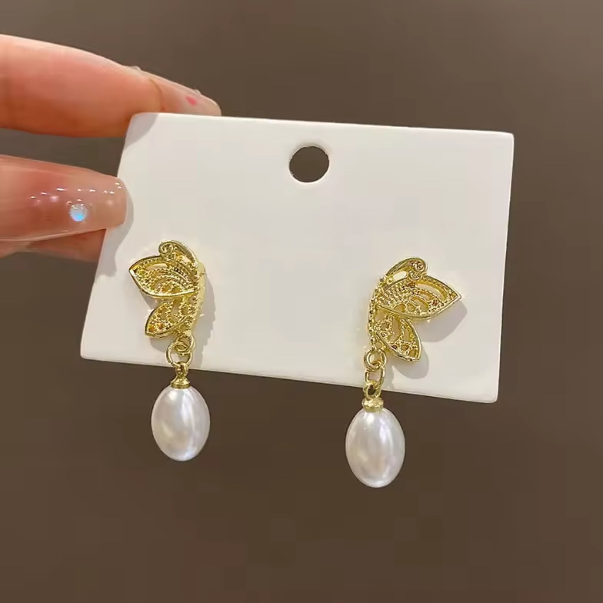 Half Wings Pearl Drop