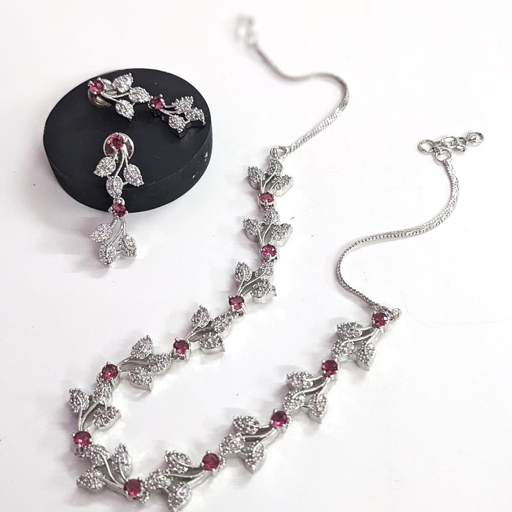 Radiant Leafy AD Necklace Set