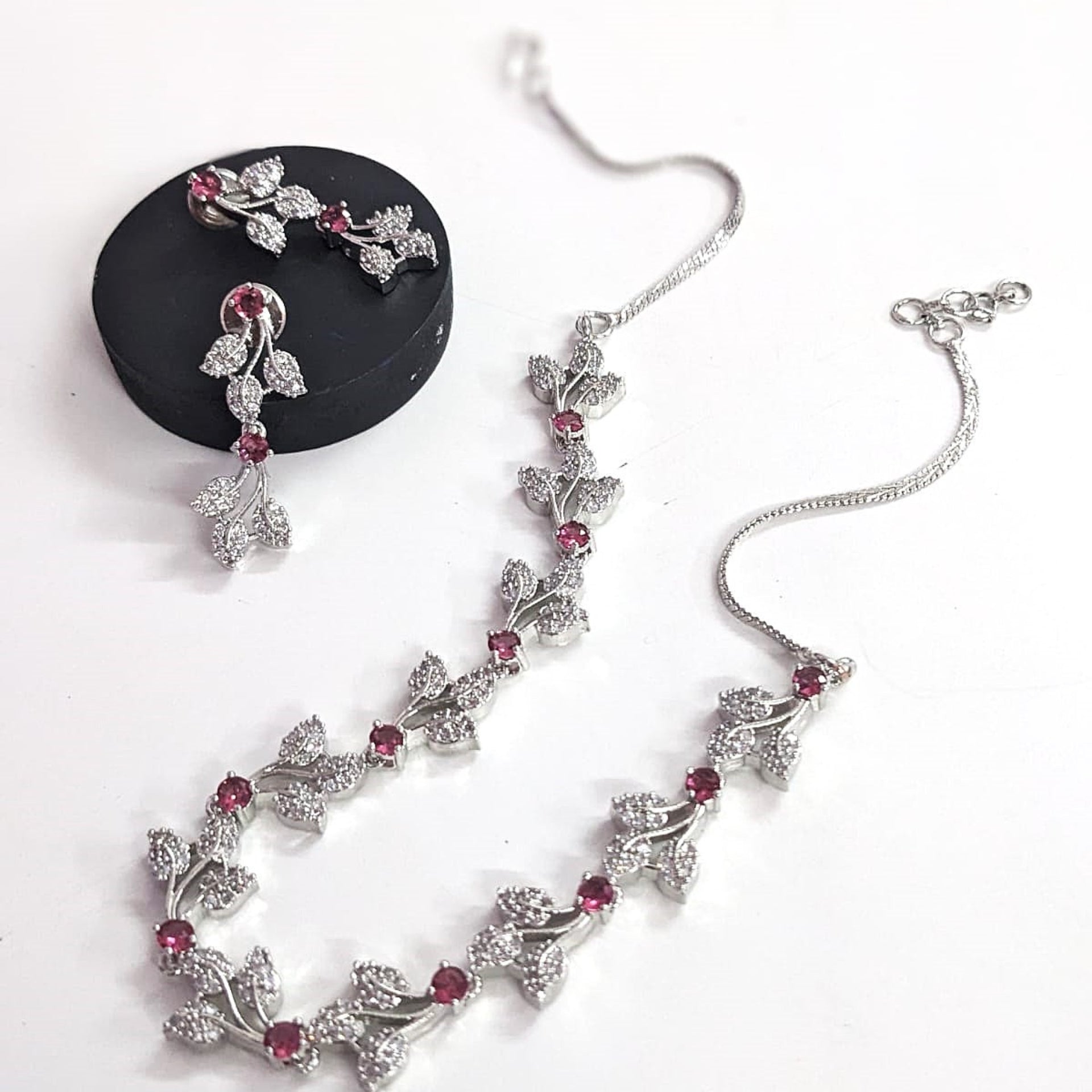 Radiant Leafy AD Necklace Set