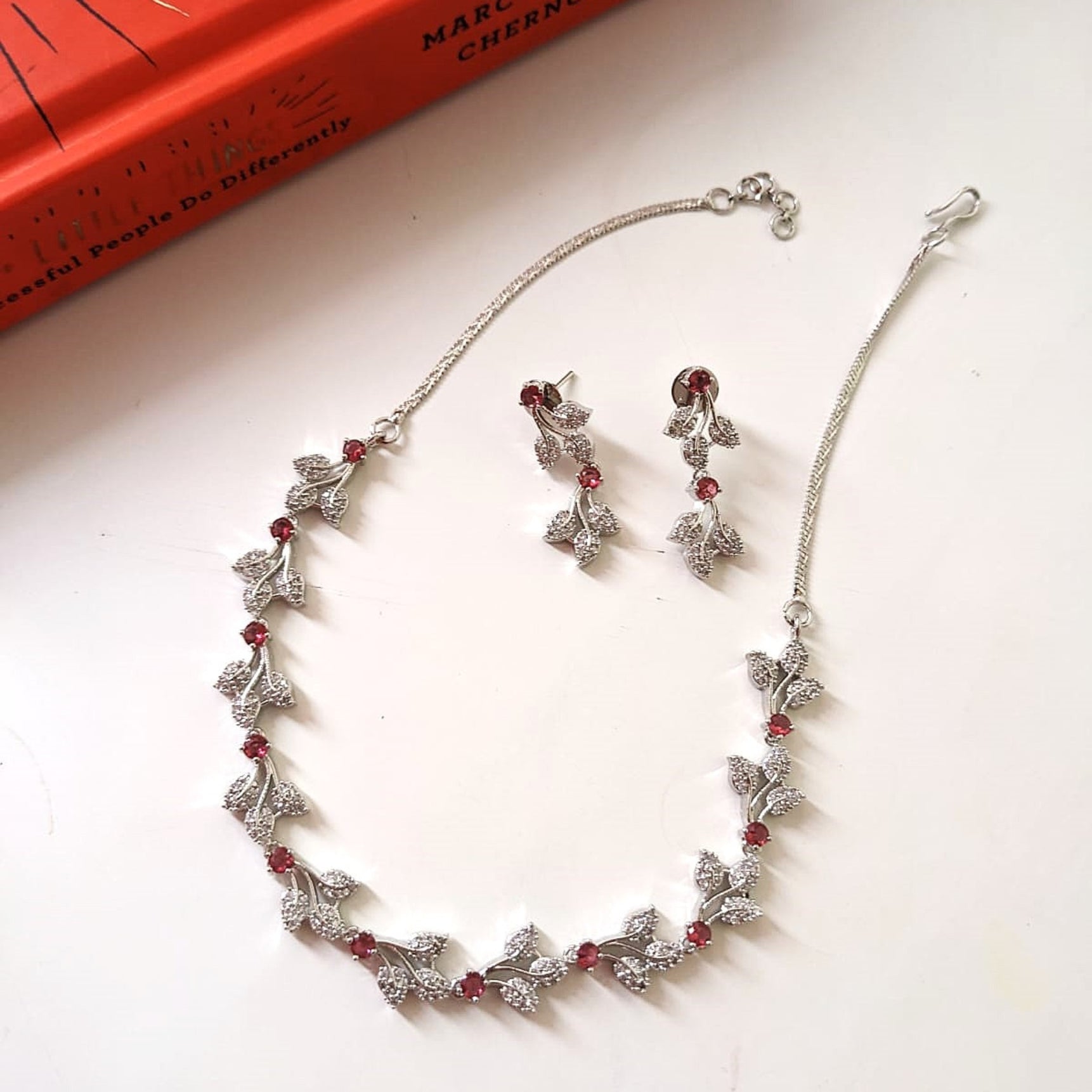 Radiant Leafy AD Necklace Set