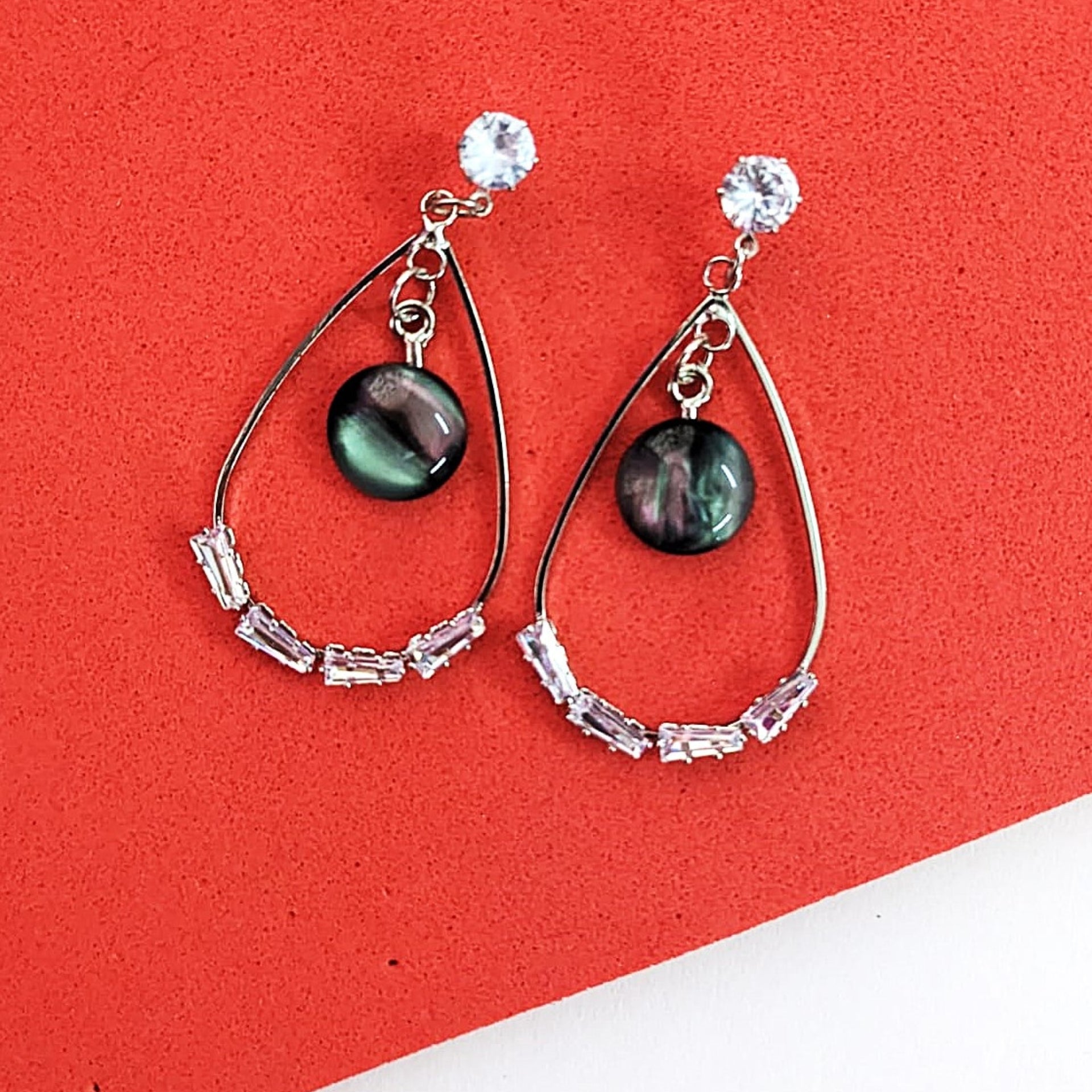 Monalisa Sparkling Oval Earrings