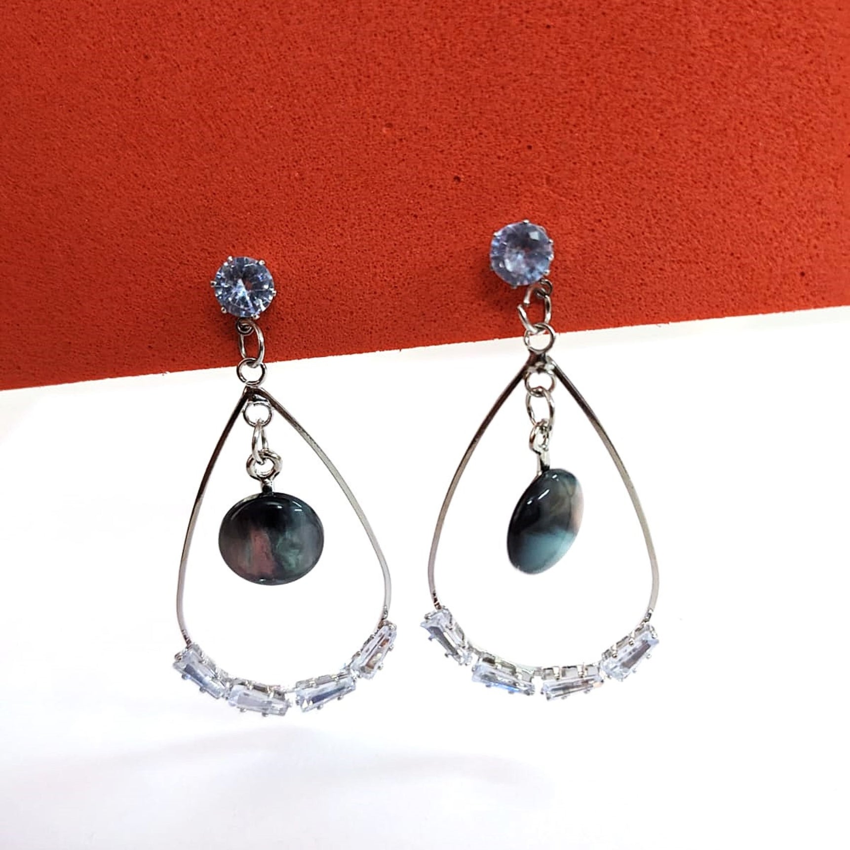 Monalisa Sparkling Oval Earrings