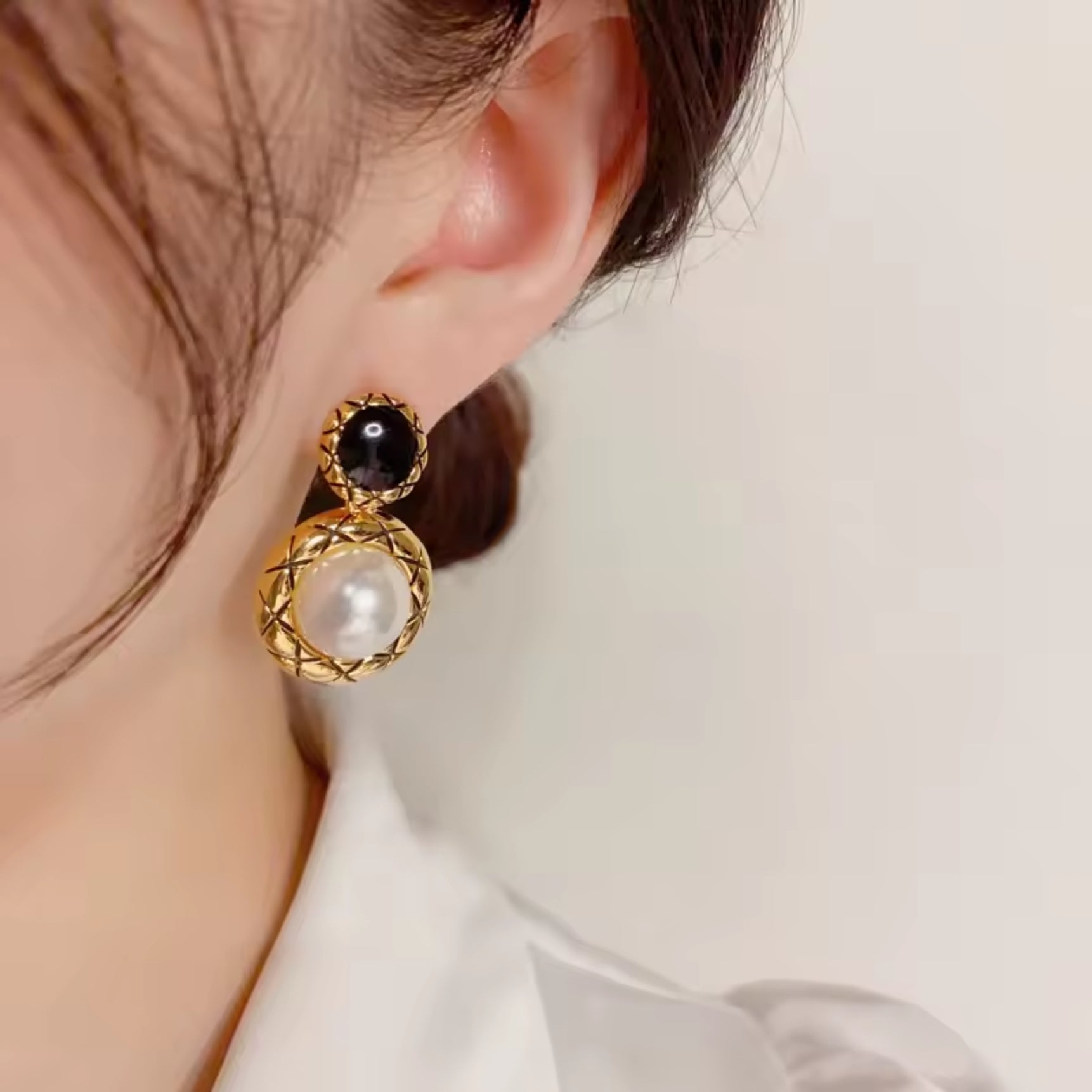 Timeless Black & White Ear Studs