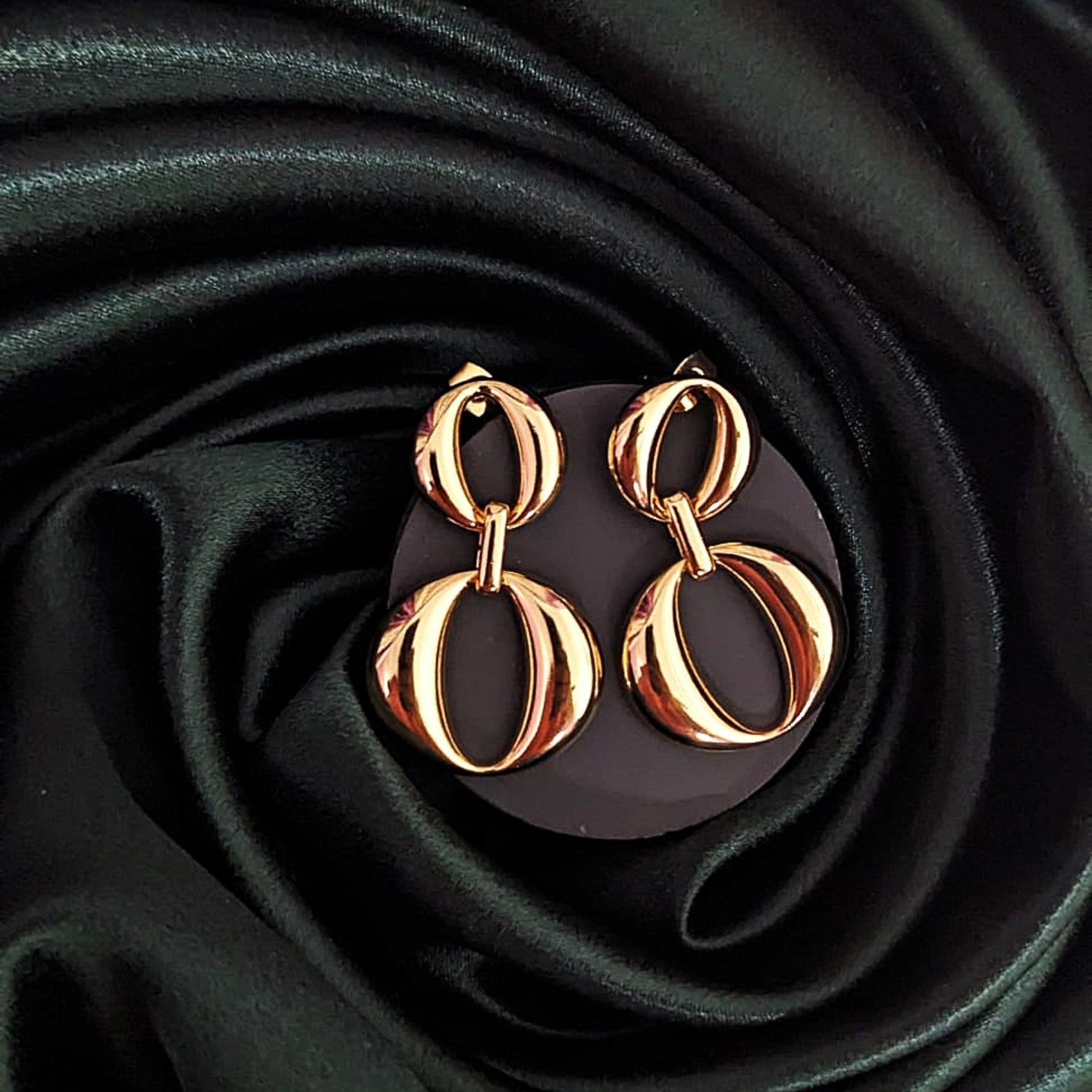Eternal Elegance Golden Eight Earrings