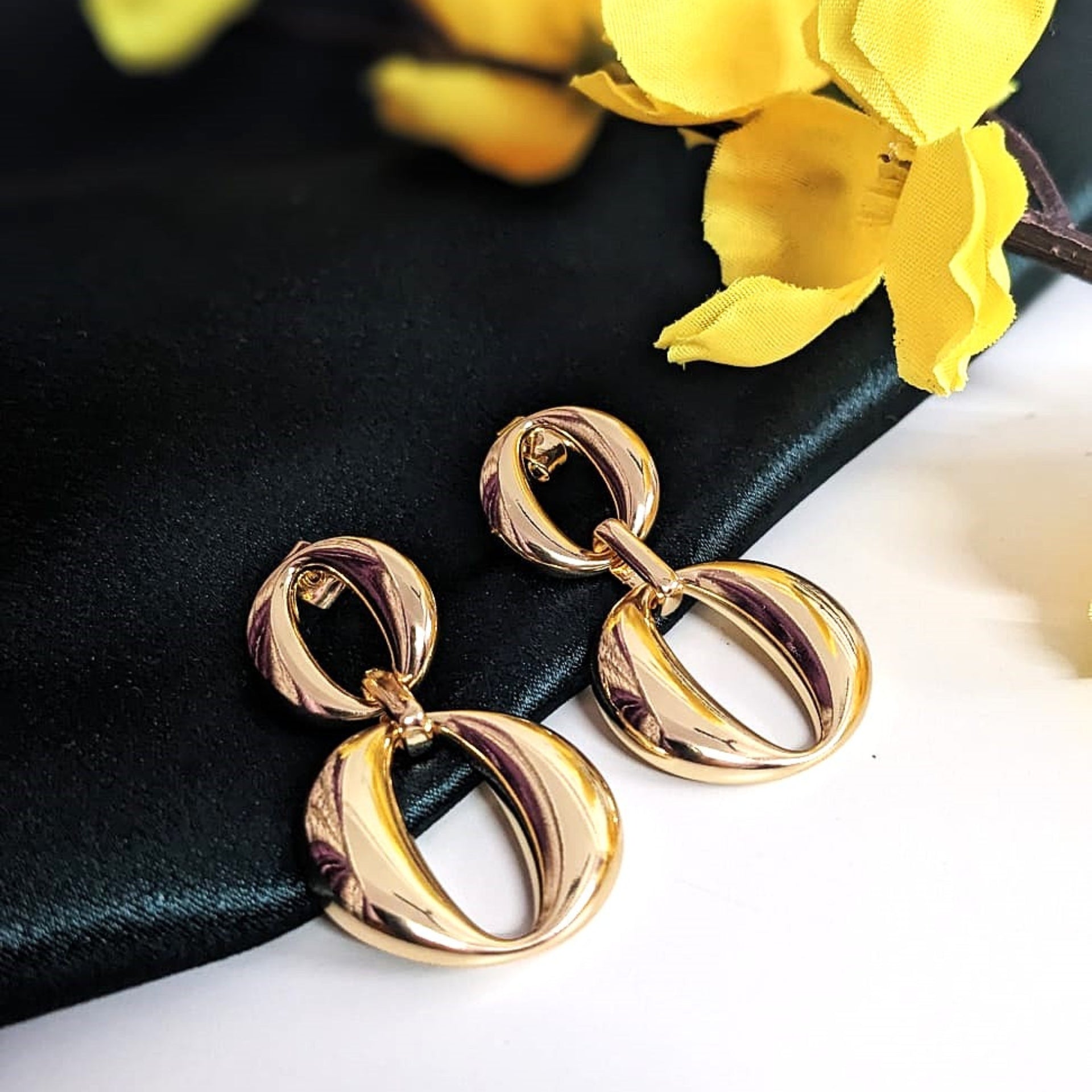 Eternal Elegance Golden Eight Earrings