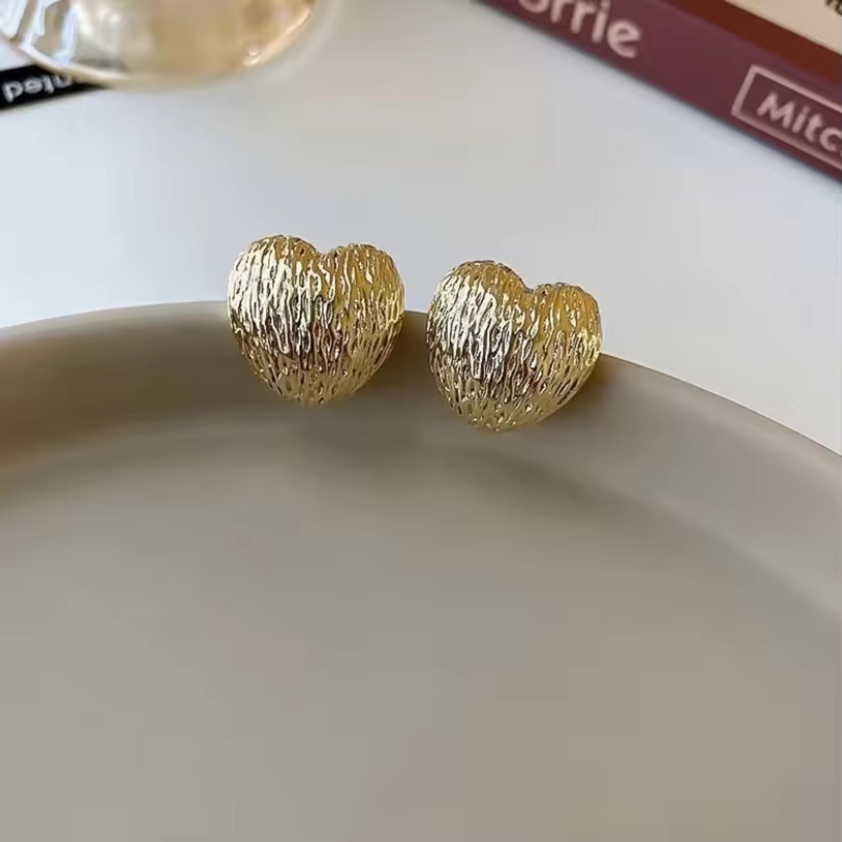 Elegant Claw Pave Sparkling Heart Stud Earrings