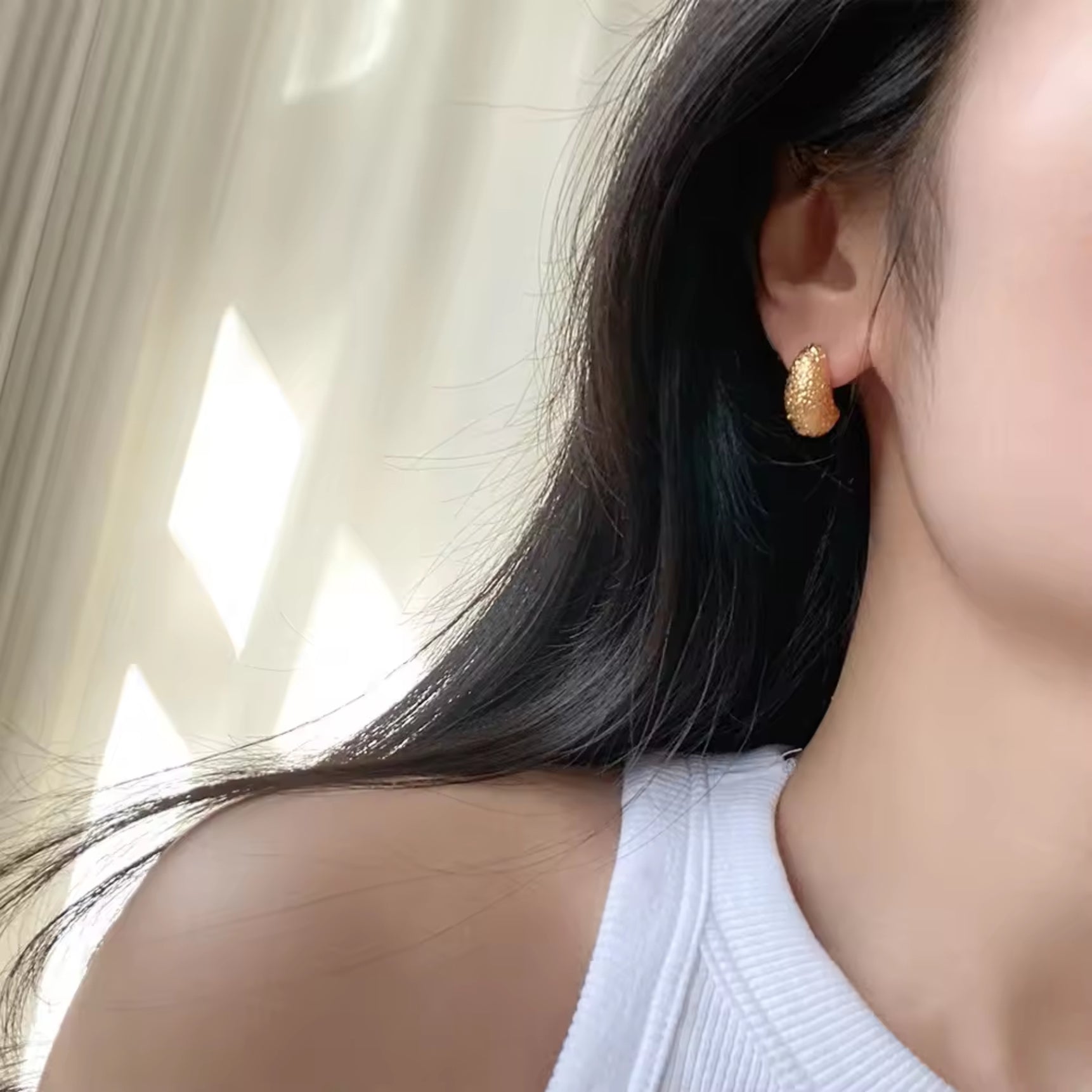 Water drop fold texture earrings