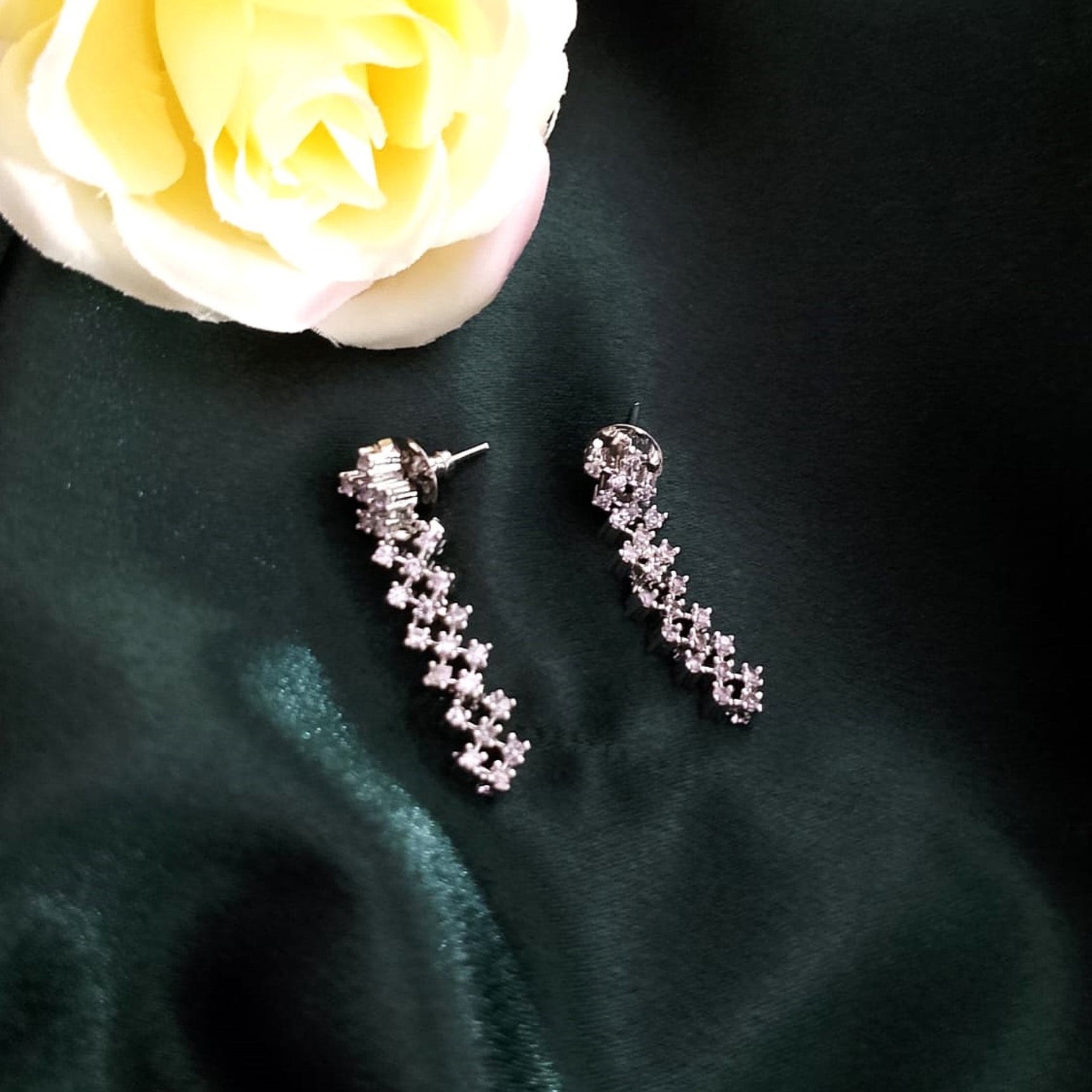 Pure Radiance AD Necklace Set