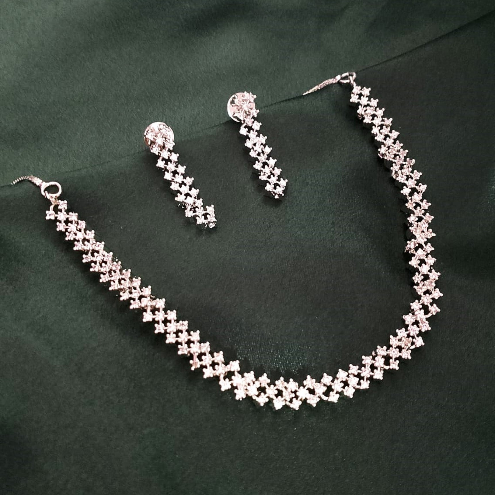 Pure Radiance AD Necklace Set