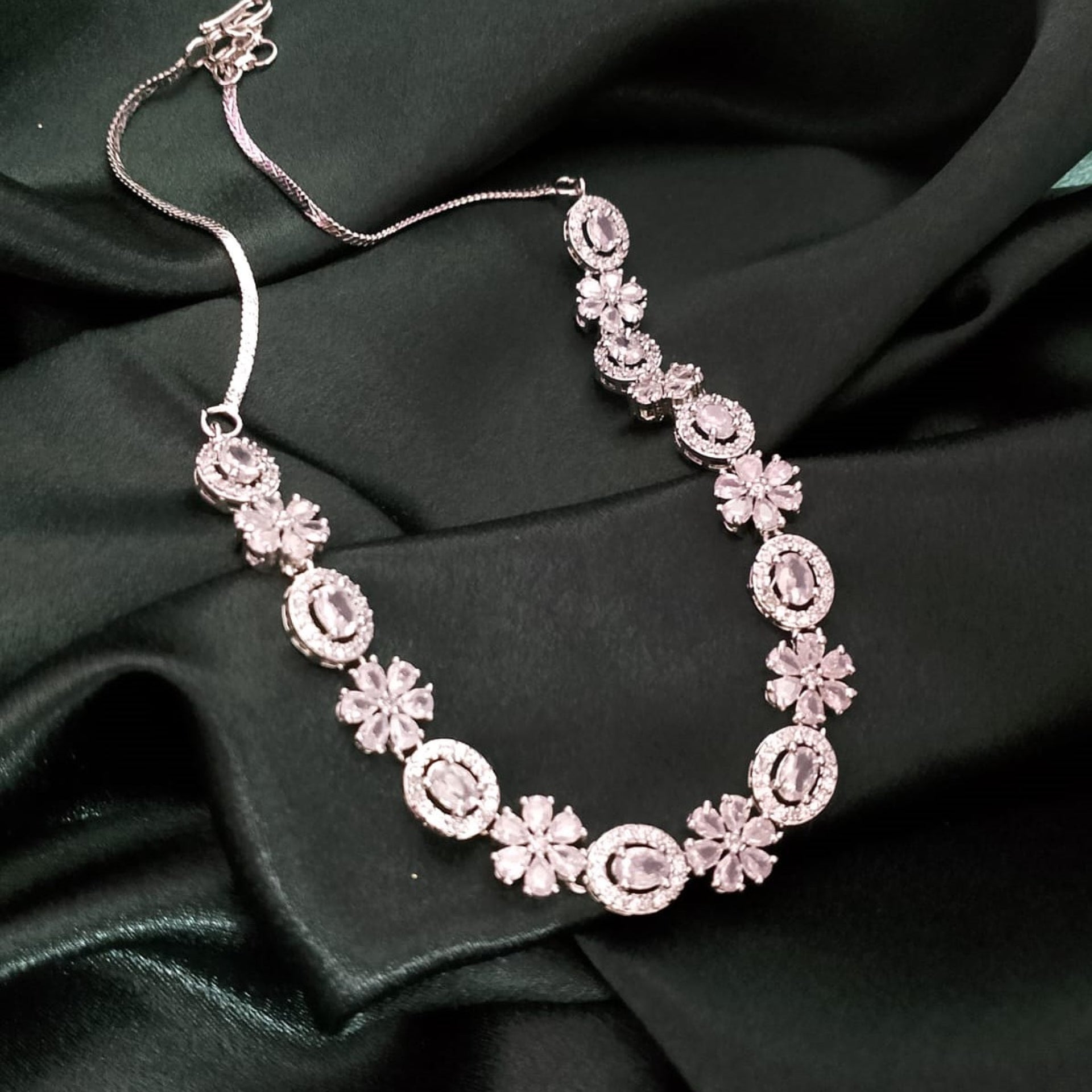 Timeless AD Blossom Necklace Set