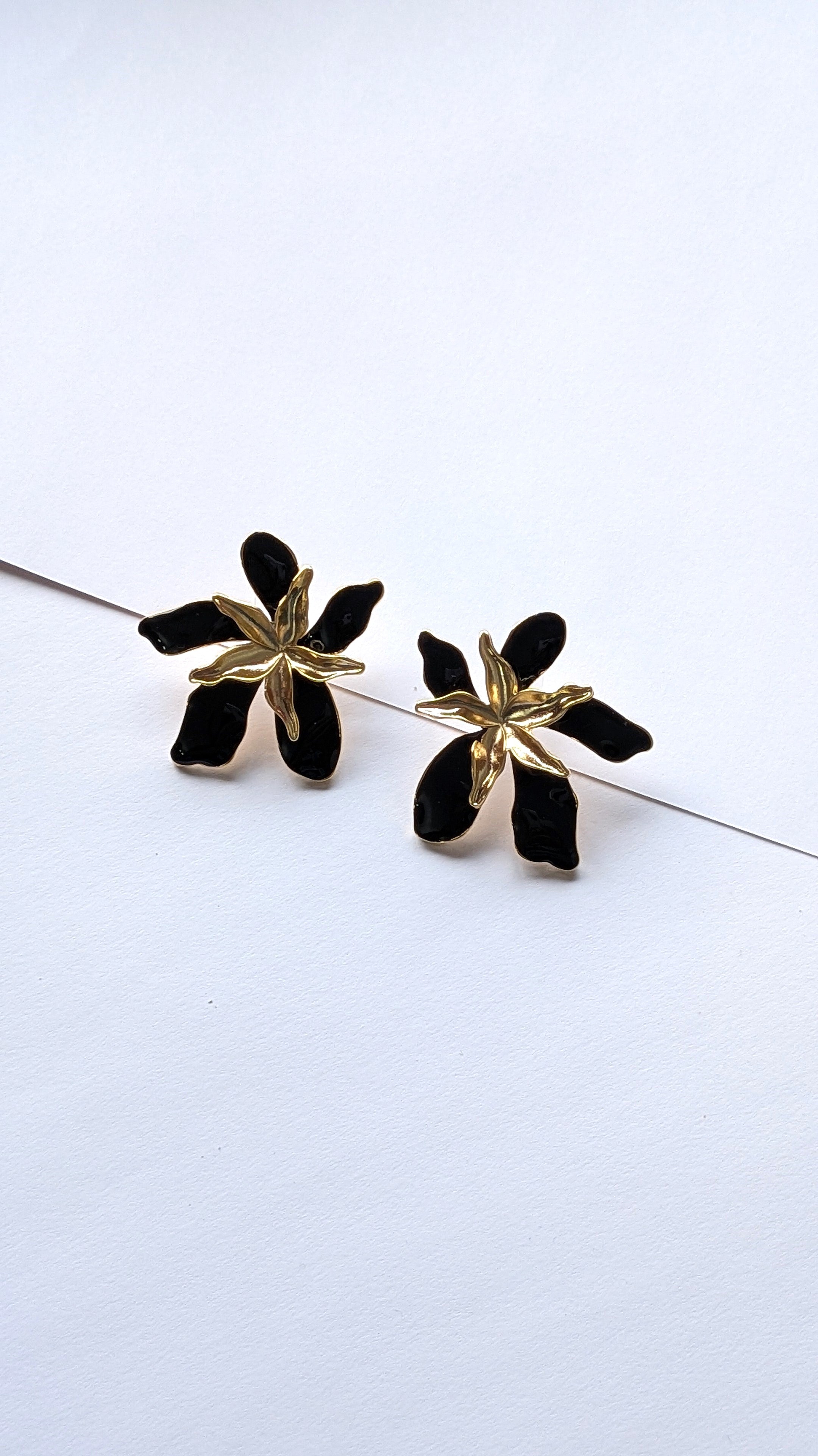 Black Orchid Enamel Flower Earrings – Elegant Floral Studs for Women