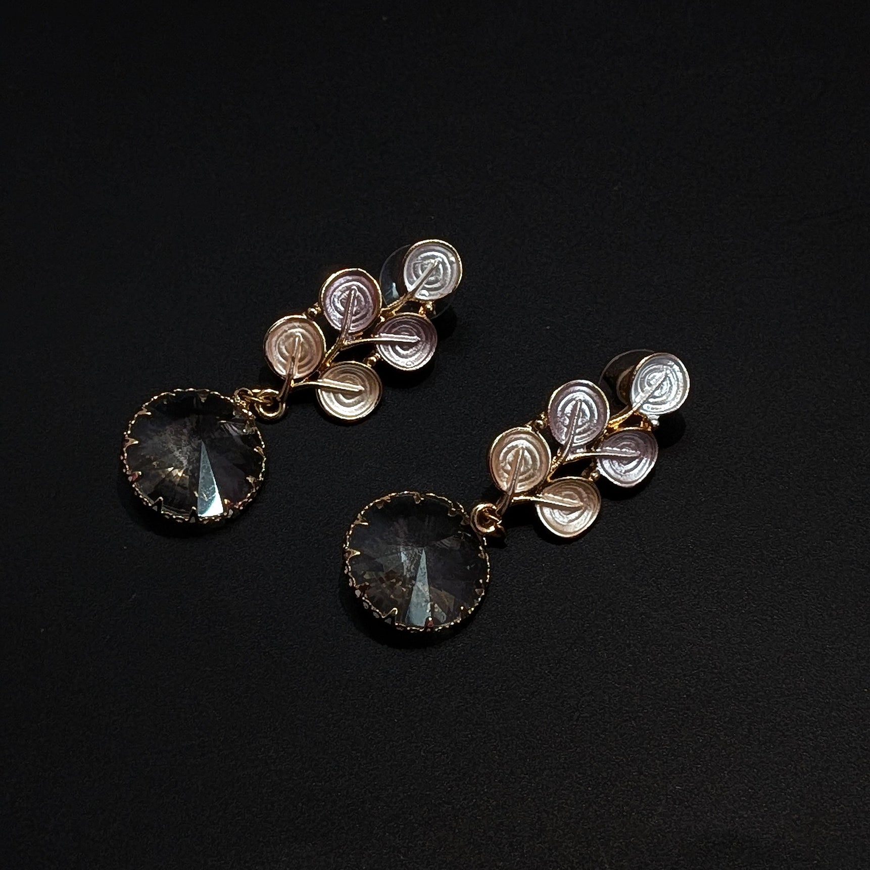 Elegant Leaf Crystal Drop Earrings – Pink & Grey