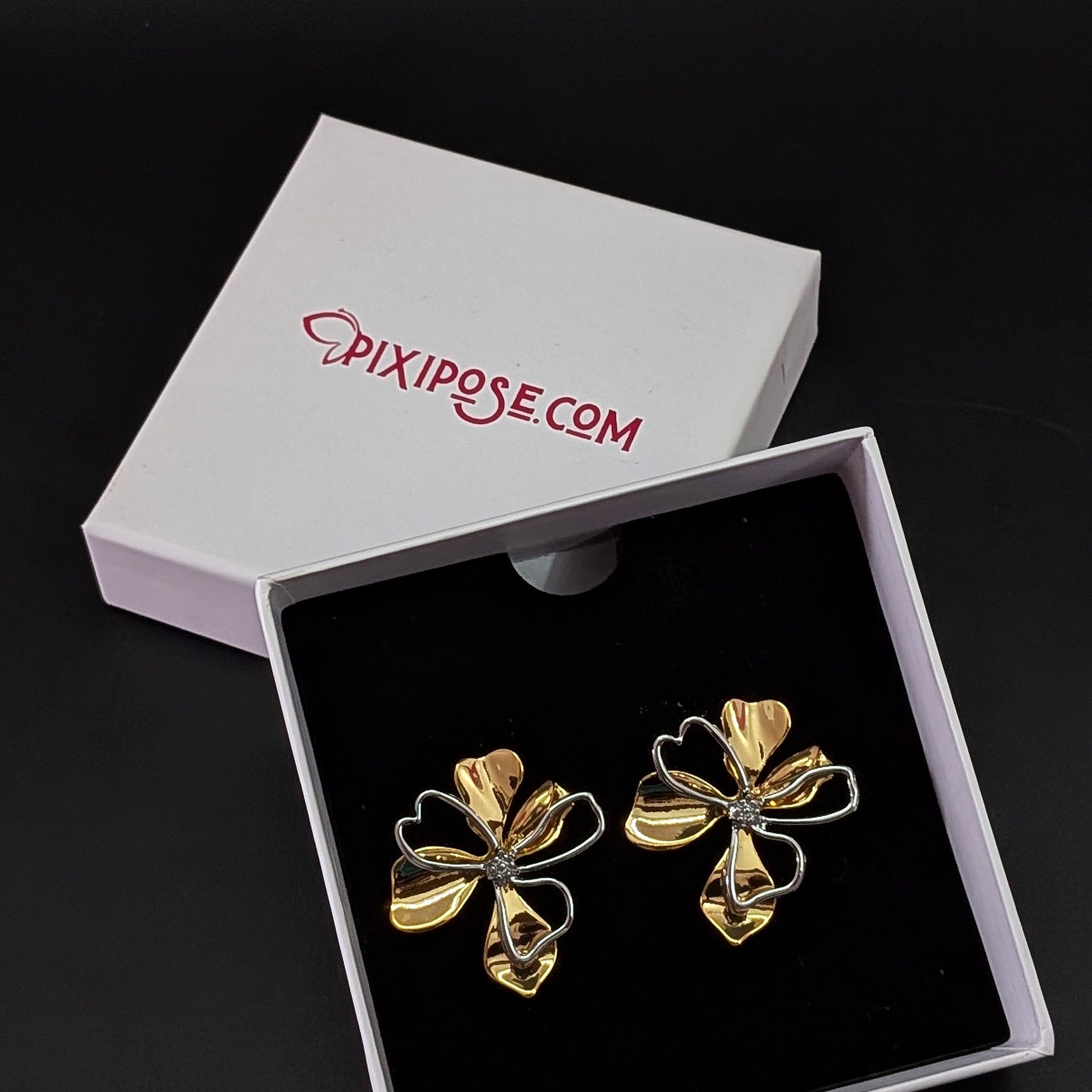 Golden Flower Stud Earrings – Elegant Daily & Party Wear