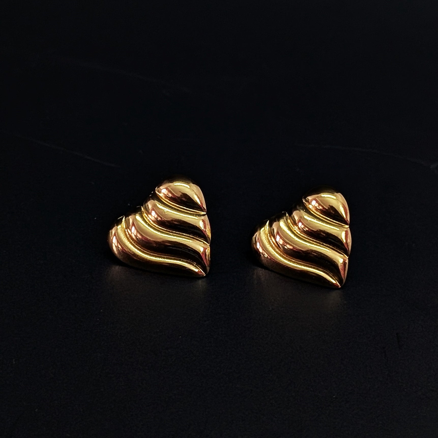 Gold Wavy Heart Stud Earrings