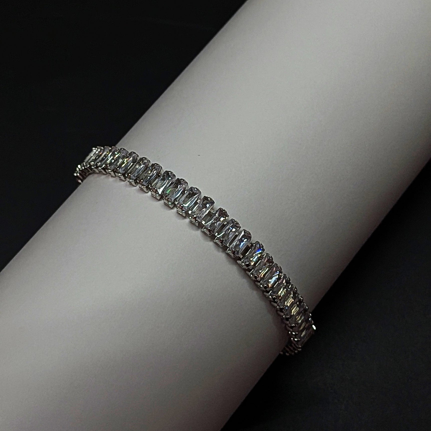 Elegant Silver Crystal Tennis Bracelet – Dazzling Shine
