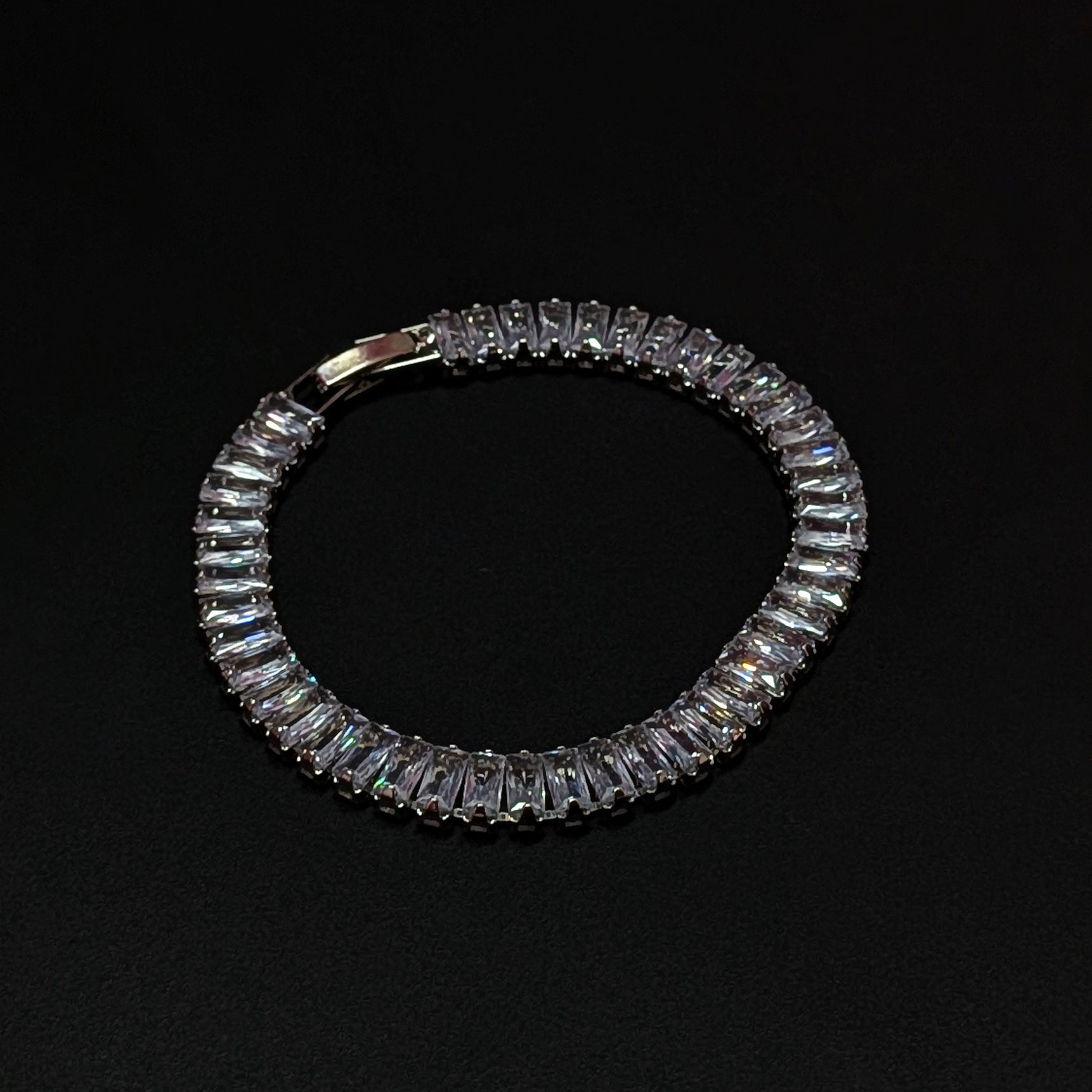 Classic Silver Crystal Tennis Bracelet – Sparkling Elegance