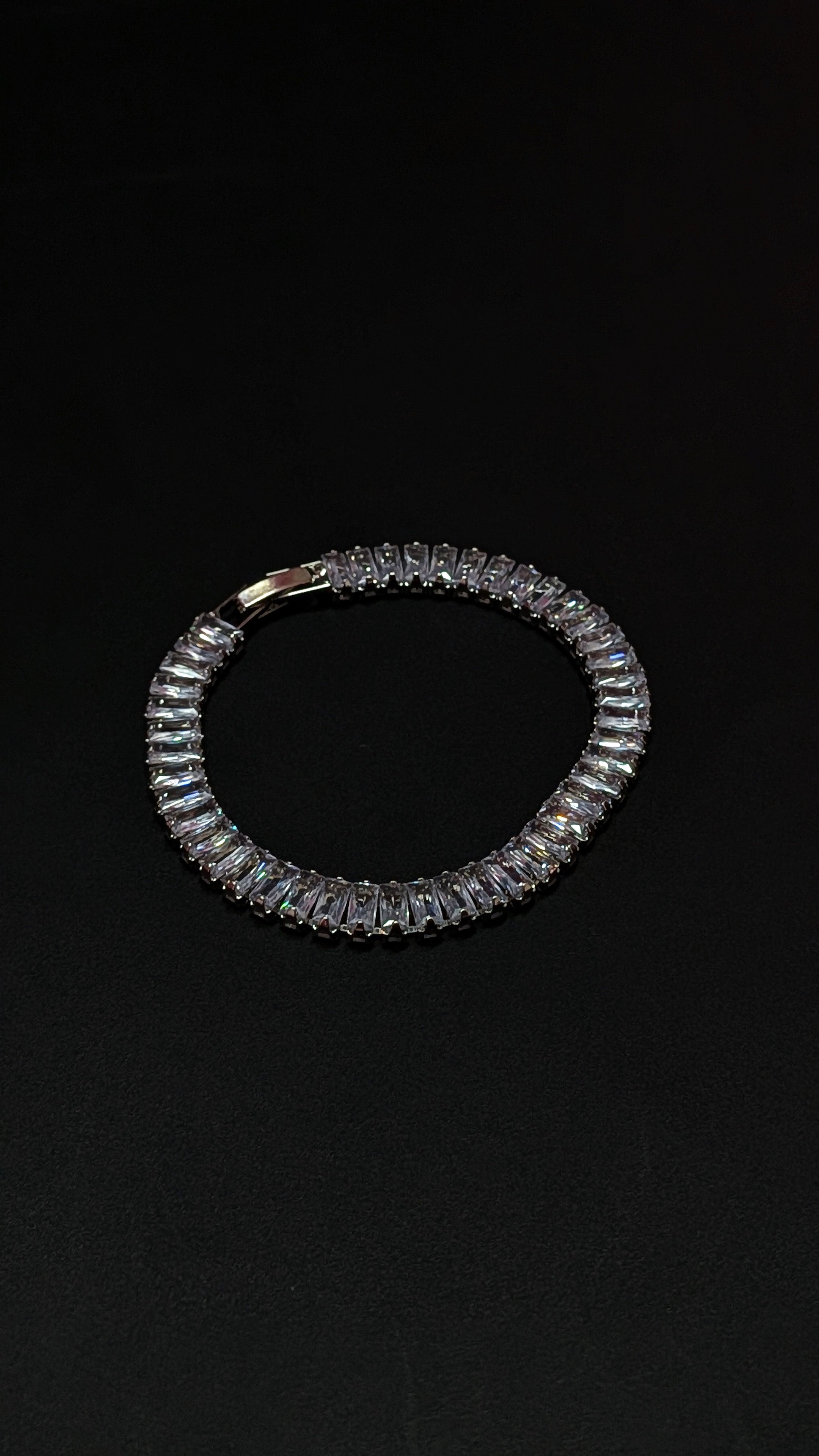 Classic Silver Crystal Tennis Bracelet – Sparkling Elegance