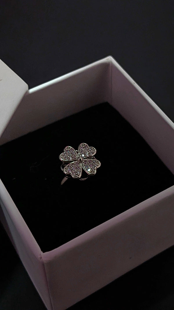 Four-Leaf Clover Anxiety Spinner Ring – Lucky Stress-Relief Jewelry