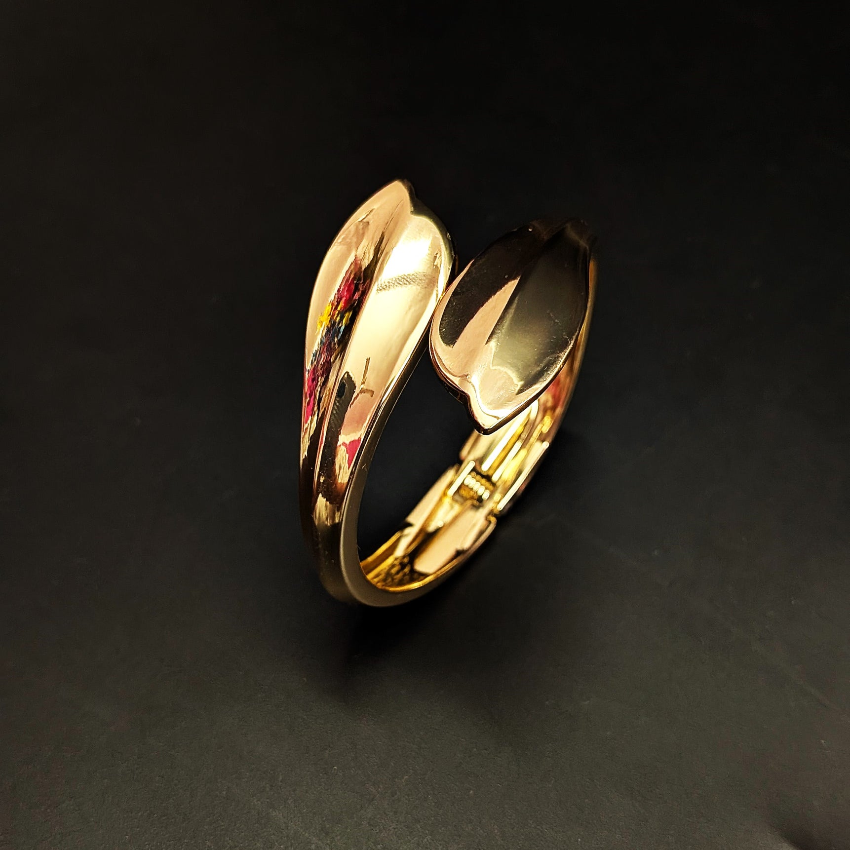 Golden Flame Cuff Bracelet – Bold Sculpted Statement