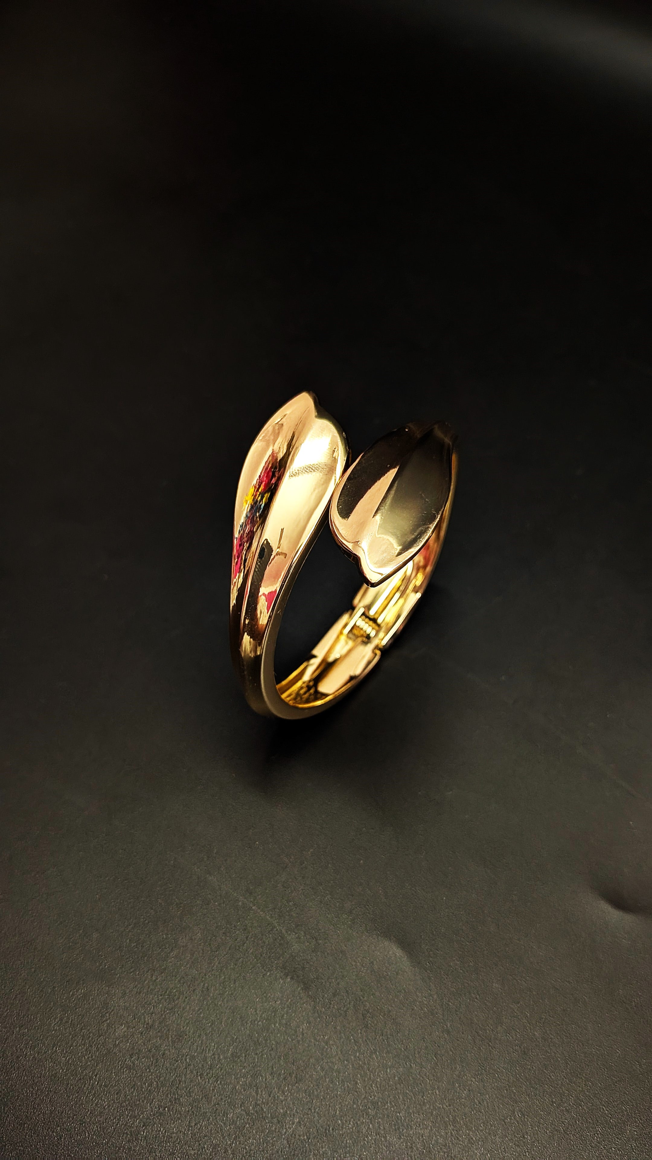 Golden Flame Cuff Bracelet – Bold Sculpted Statement