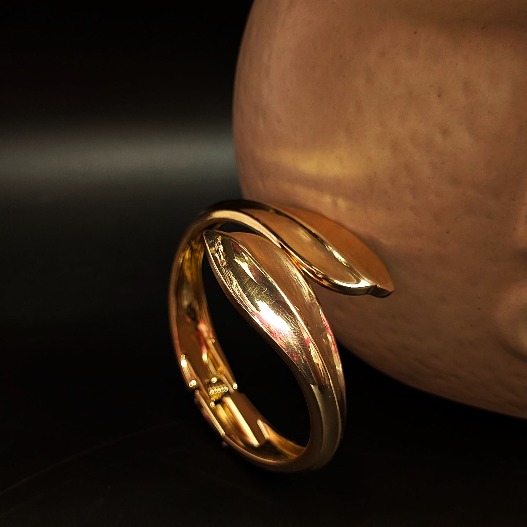 Golden Flame Cuff Bracelet – Bold Sculpted Statement