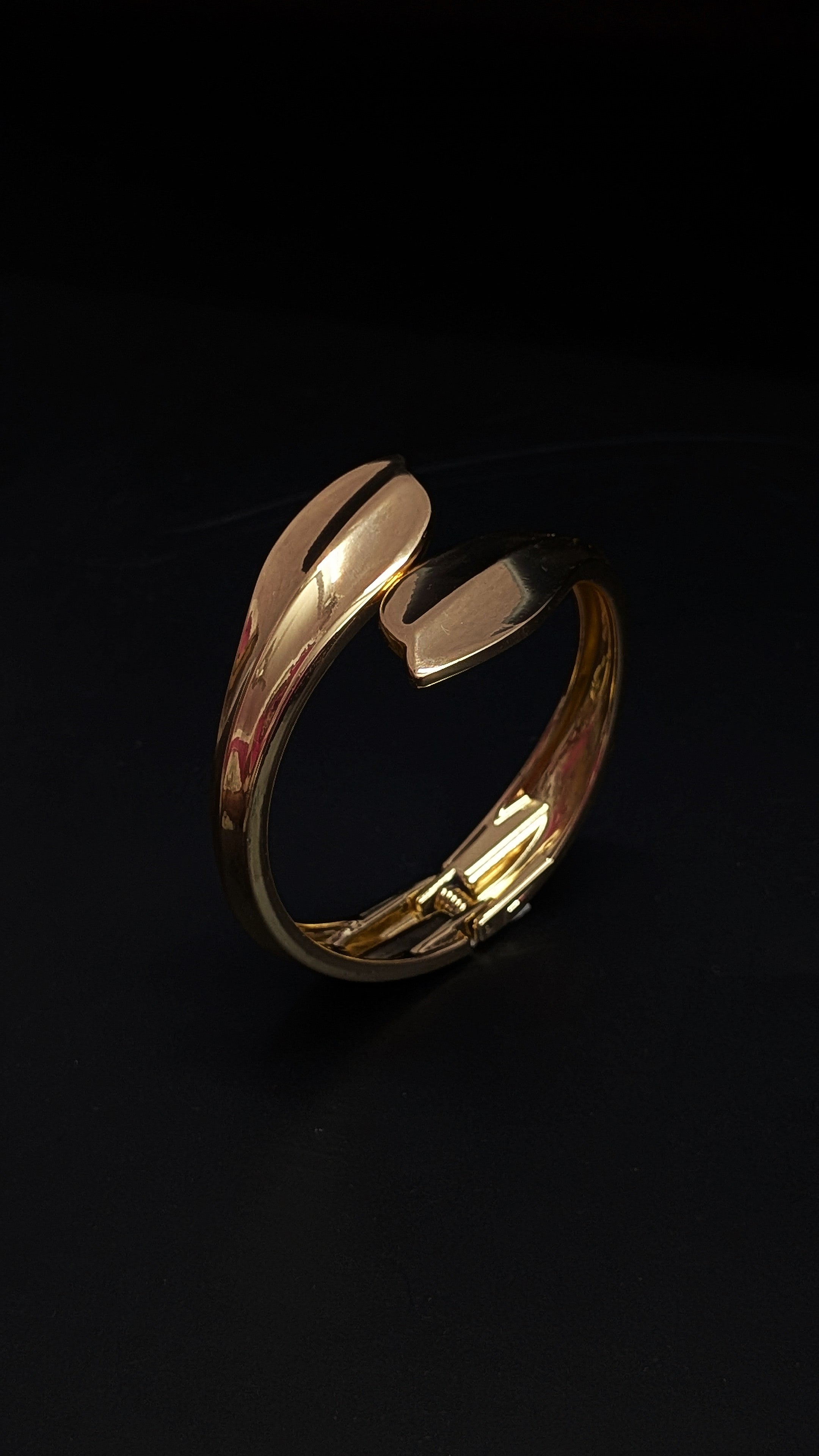 Golden Flame Cuff Bracelet – Bold Sculpted Statement