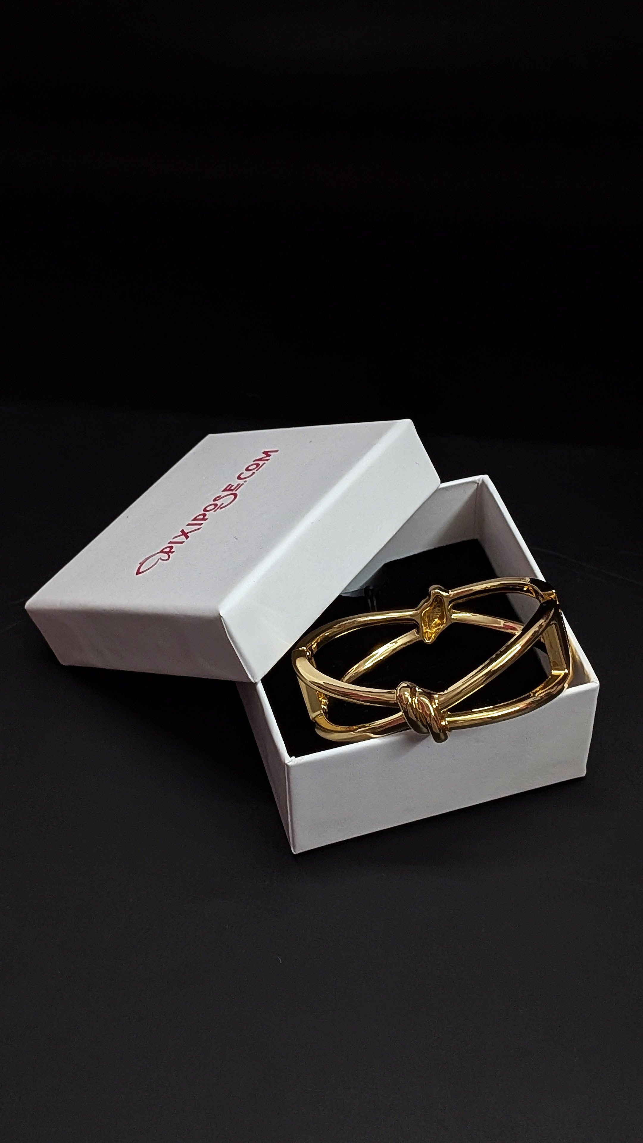 Golden Knot Cuff Bracelet – Bold Minimalist Statement