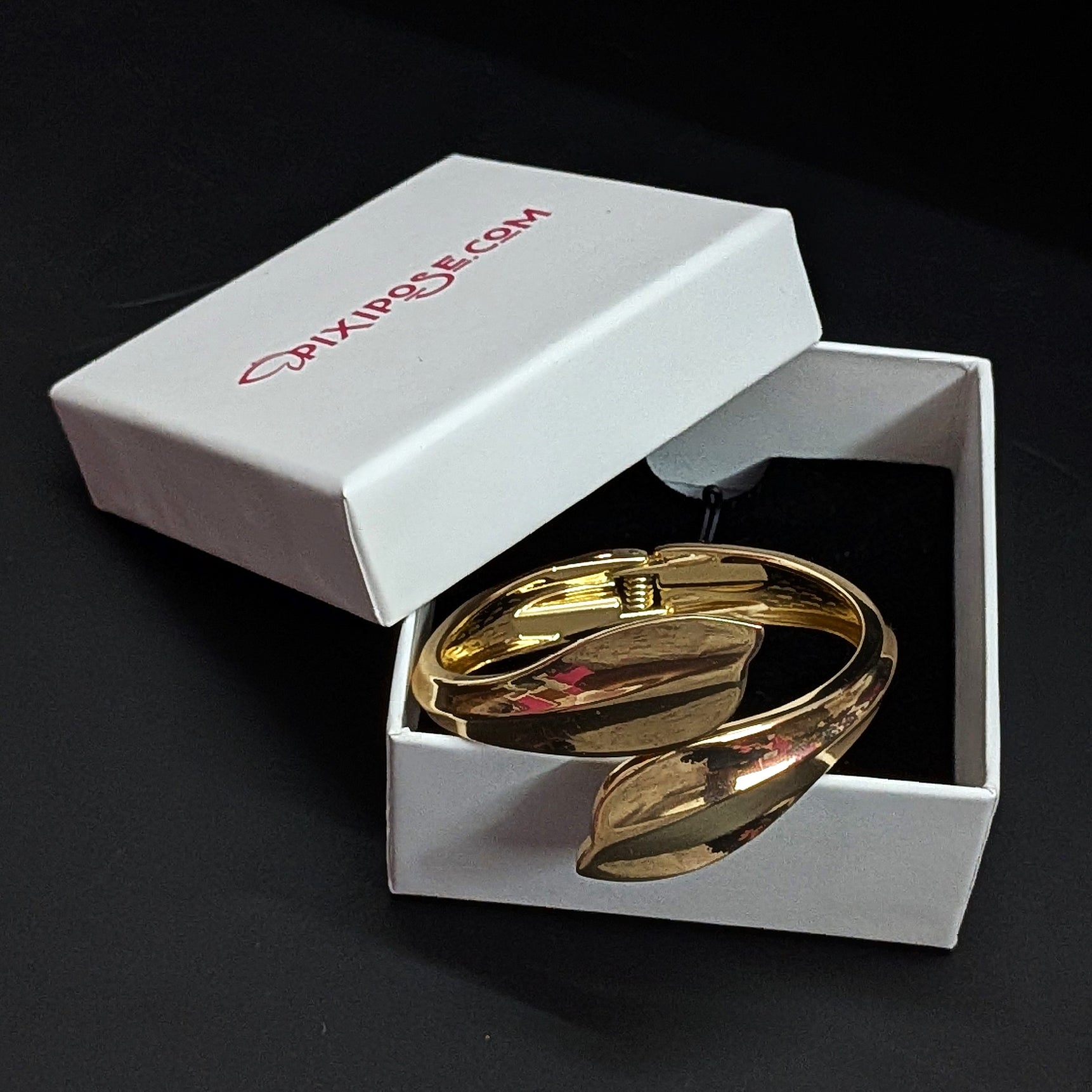 Golden Flame Cuff Bracelet – Bold Sculpted Statement