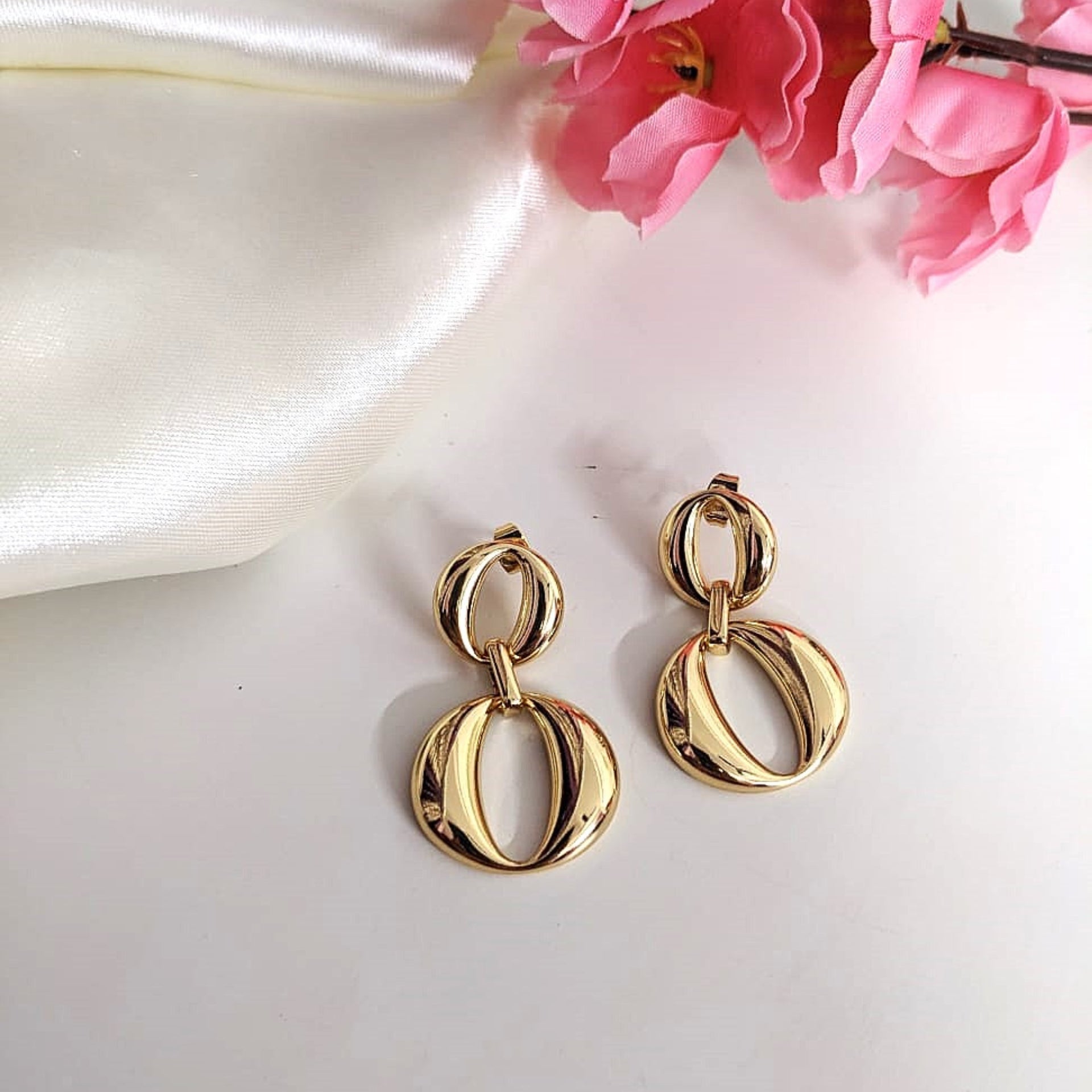 Eternal Elegance Golden Eight Earrings